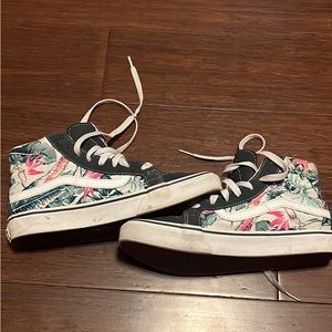 High top floral vans, women’s size 7.5